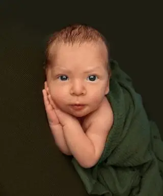 Ok then we'll do this awake! Little Arnie really wanted to stay awake and see what I was up to.  So I just caried on and he let me pose him, what a little star.  He pulled some great faces too.  Arnie 31/2 weeks old. #newborn #newbornphotography #newbornbaby #babyphotos #firstphotos #essexnewbornphotographer #chelmsfordbabyphotos #3weeksold #wideawake #essex #chelmsford #brentwood #billericay #jobradleyphotograpy